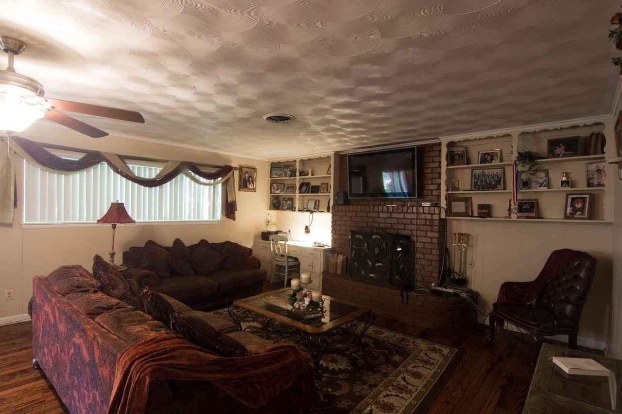 1202 Tanglewood Trl - Photo 5 of 19