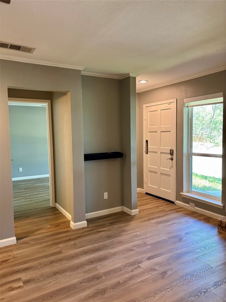 10704 Pagewood Dr #34 - Photo 4 of 24