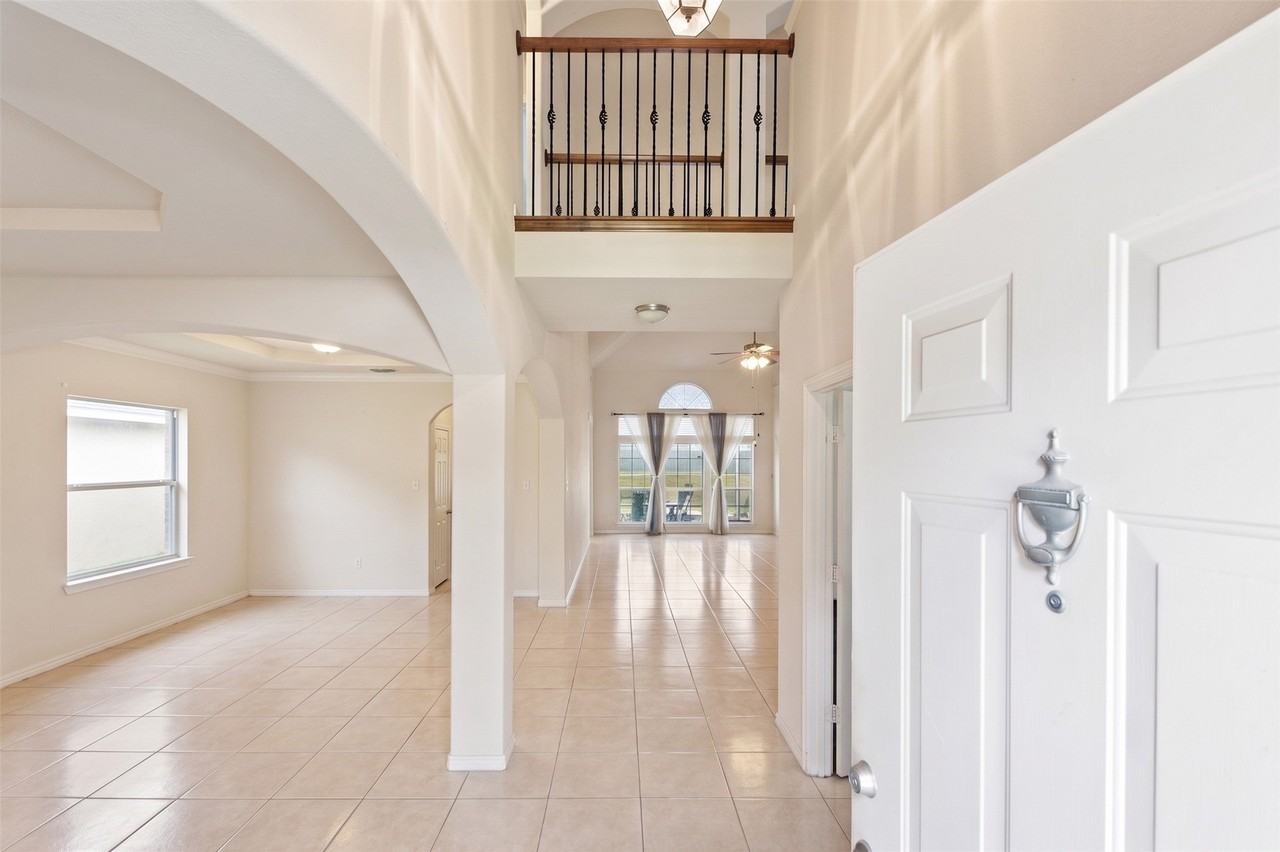 5912 Saddleridge Ct - Photo 4 of 31