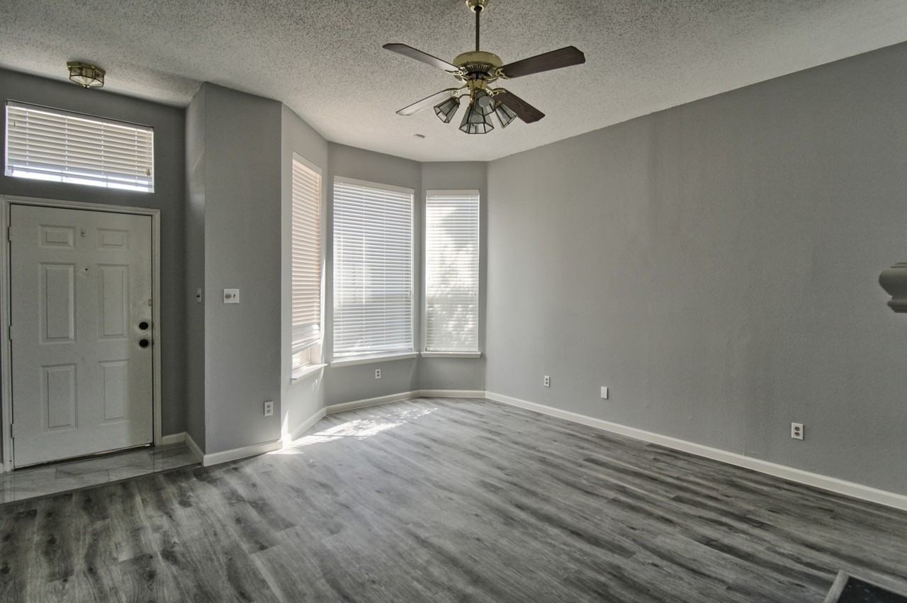 6418 Wildhaven Dr - Photo 2 of 38