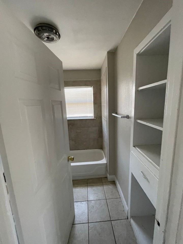 1217 S 3rd St #3 - Photo 2 of 6