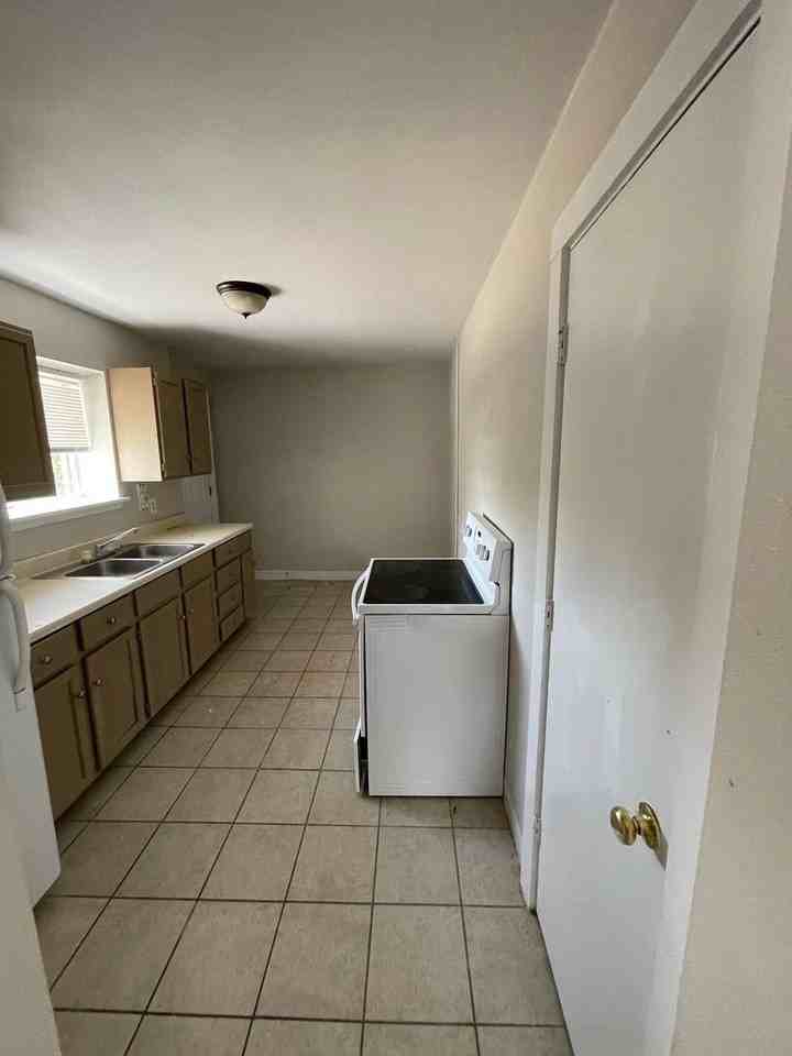 1217 S 3rd St #3 - Photo 4 of 6