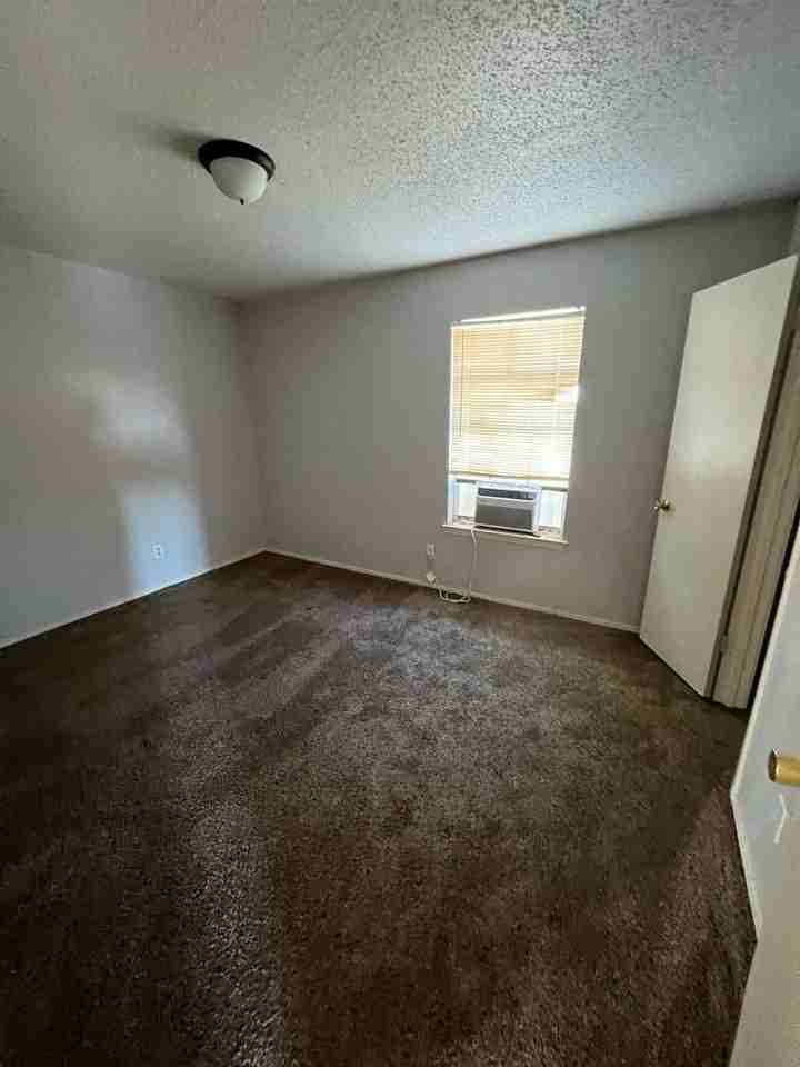 2410 N Willis St #167 - Photo 4 of 16