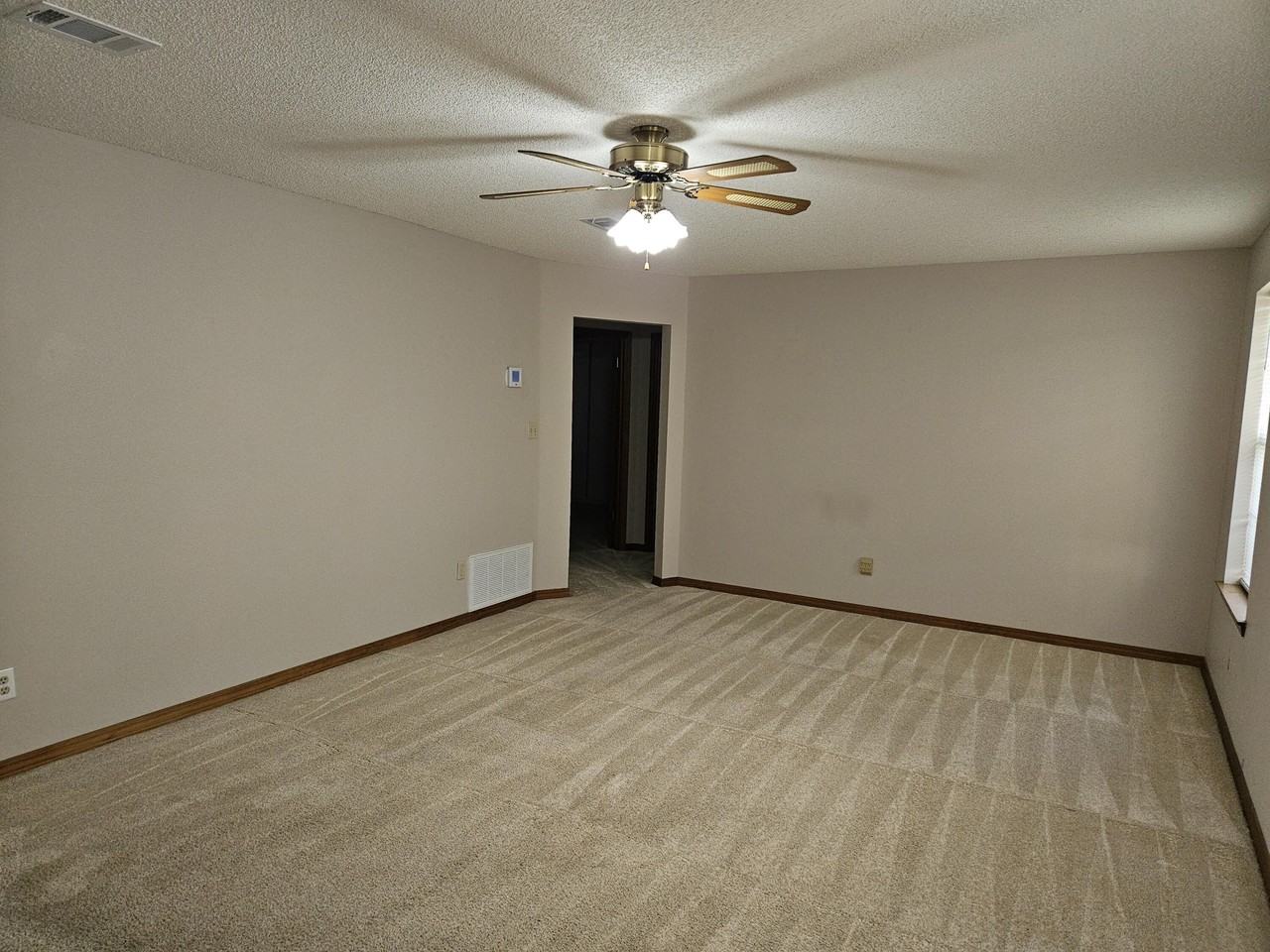 7854 Pleasant Oak Ave - Photo 5 of 28