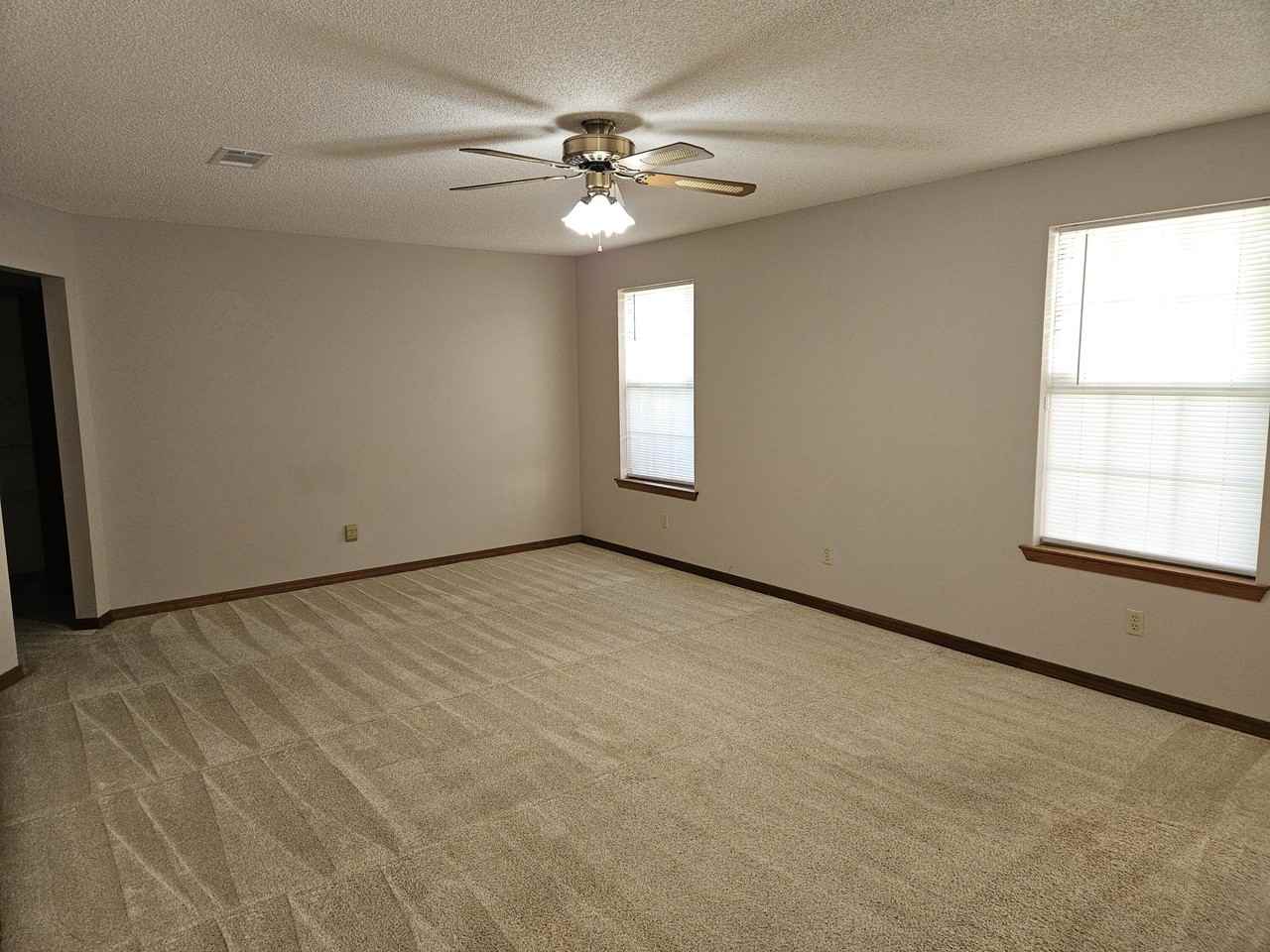 7854 Pleasant Oak Ave - Photo 6 of 28