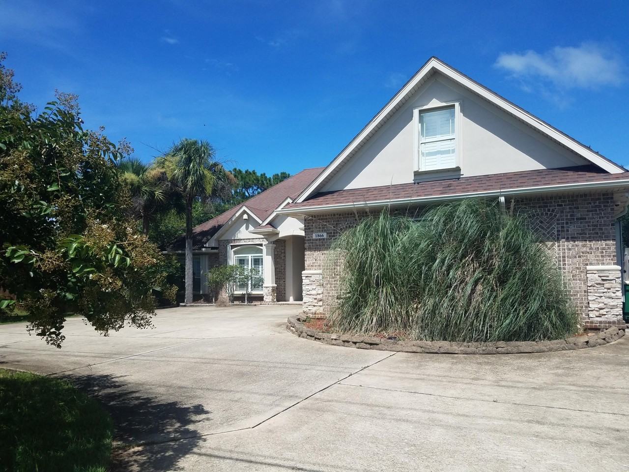 1866 Sunrise Dr - Photo 3 of 37