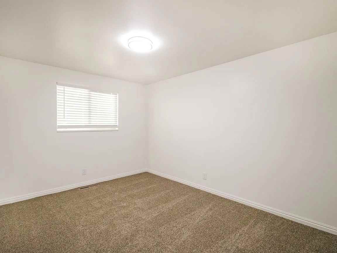 216 South 100 West - Photo 5 of 11