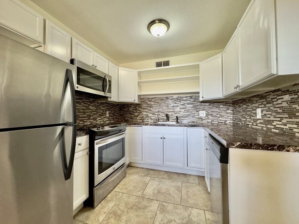 501 W Louisiana Ave #103 - Photo 5 of 11