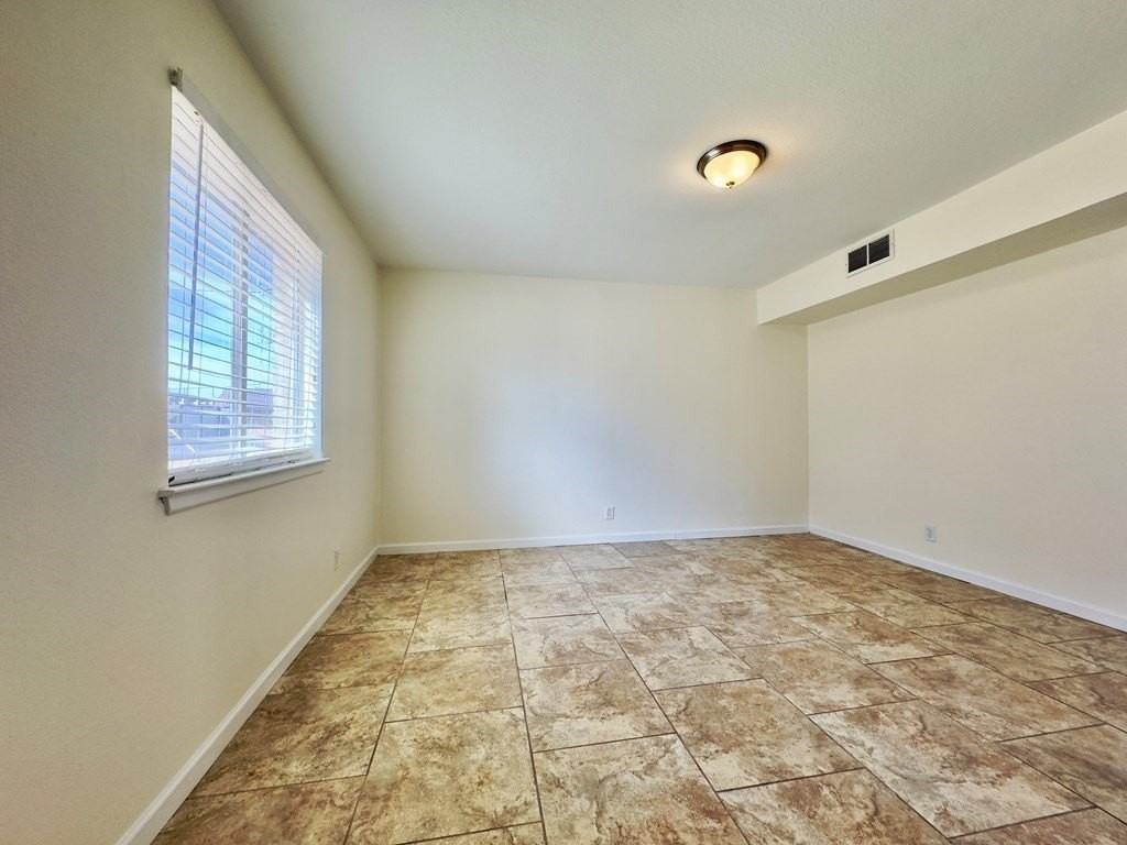 501 W Louisiana Ave #103 - Photo 7 of 11