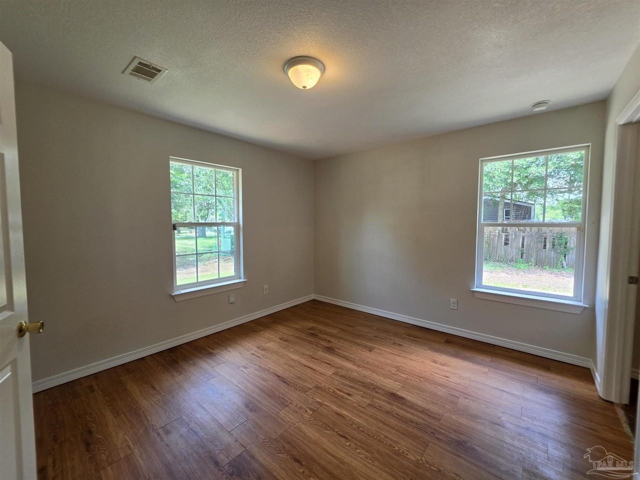 8510 Pond Ave - Photo 6 of 18
