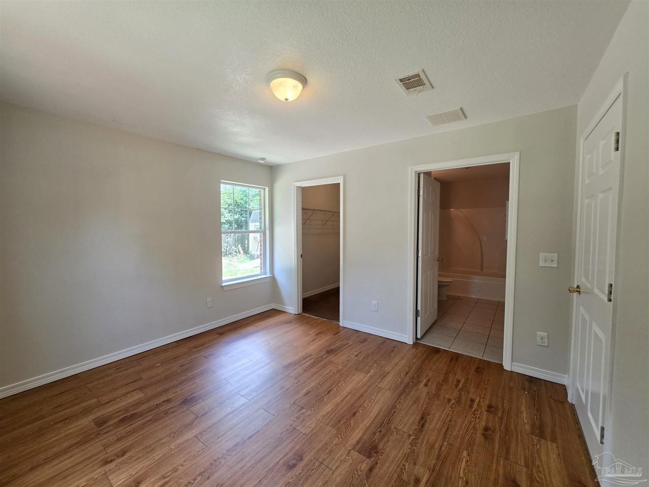 8510 Pond Ave - Photo 7 of 18