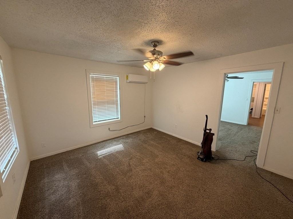 702 W Kansas Ave - Photo 3 of 18