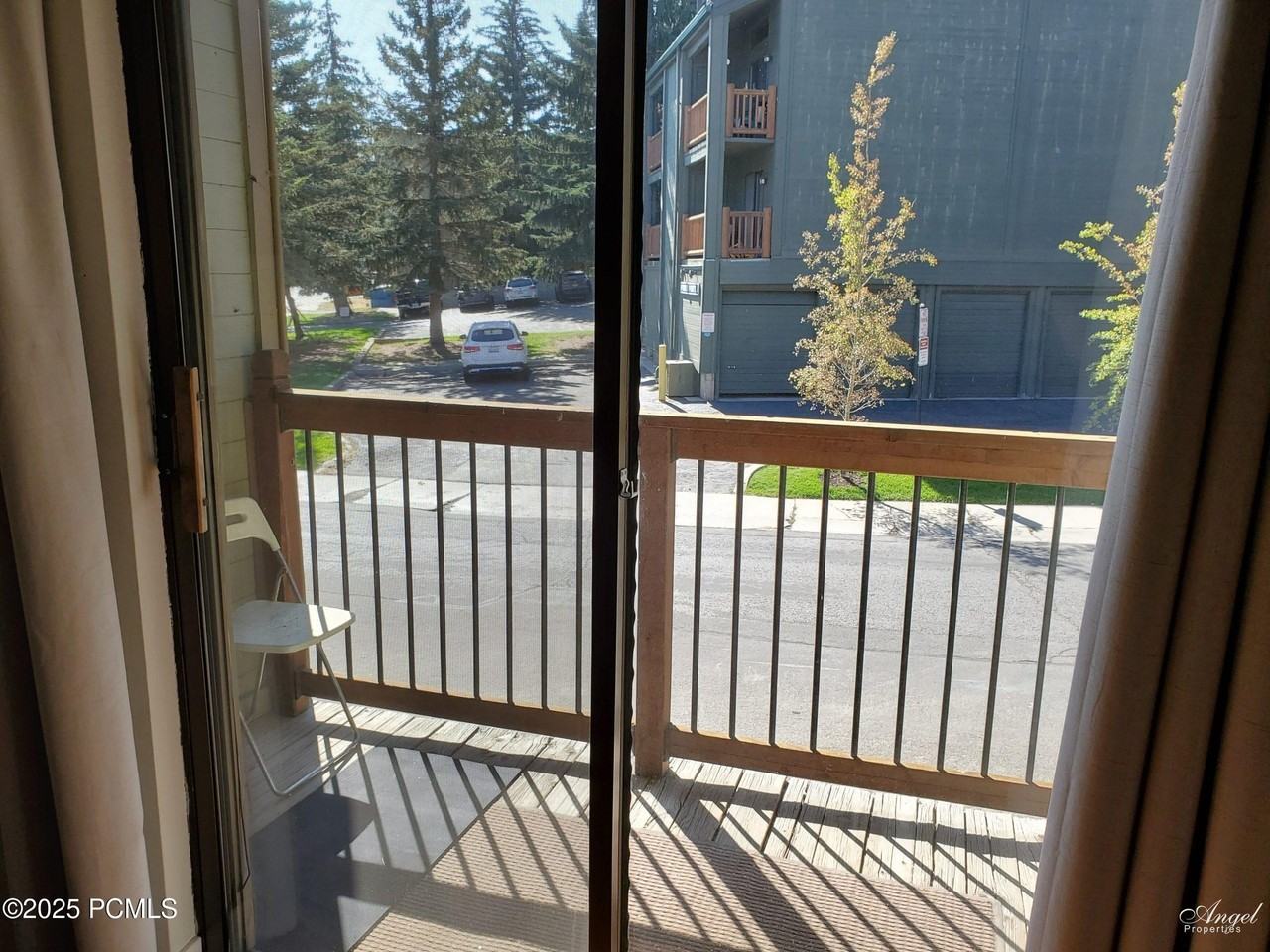 1530 Empire Ave #200 - Photo 4 of 13