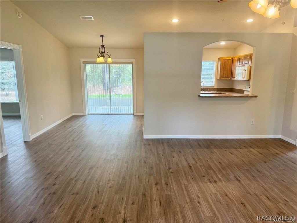 5768 N Summerfield Pt - Photo 2 of 15