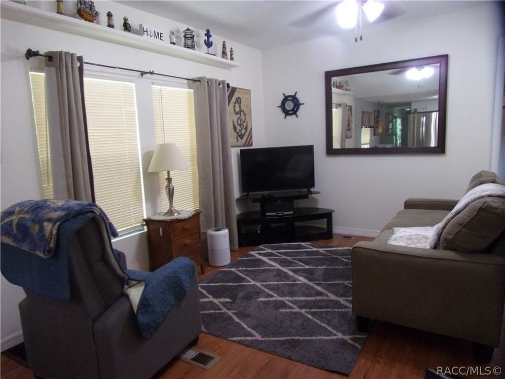 8856 W Arber Ct - Photo 3 of 22