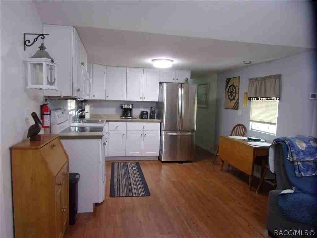 8856 W Arber Ct - Photo 5 of 22