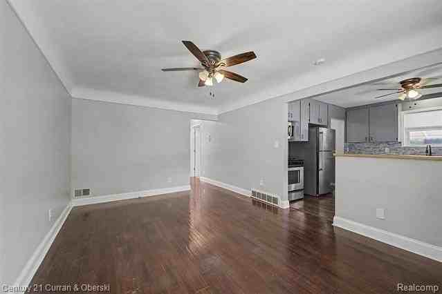 5375 Mayfair St - Photo 7 of 31