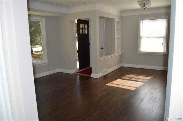 2111 Rochester Rd - Photo 3 of 19