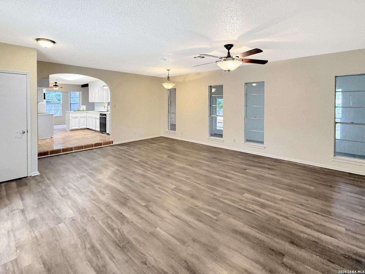 14707 Chimney Way St - Photo 4 of 28