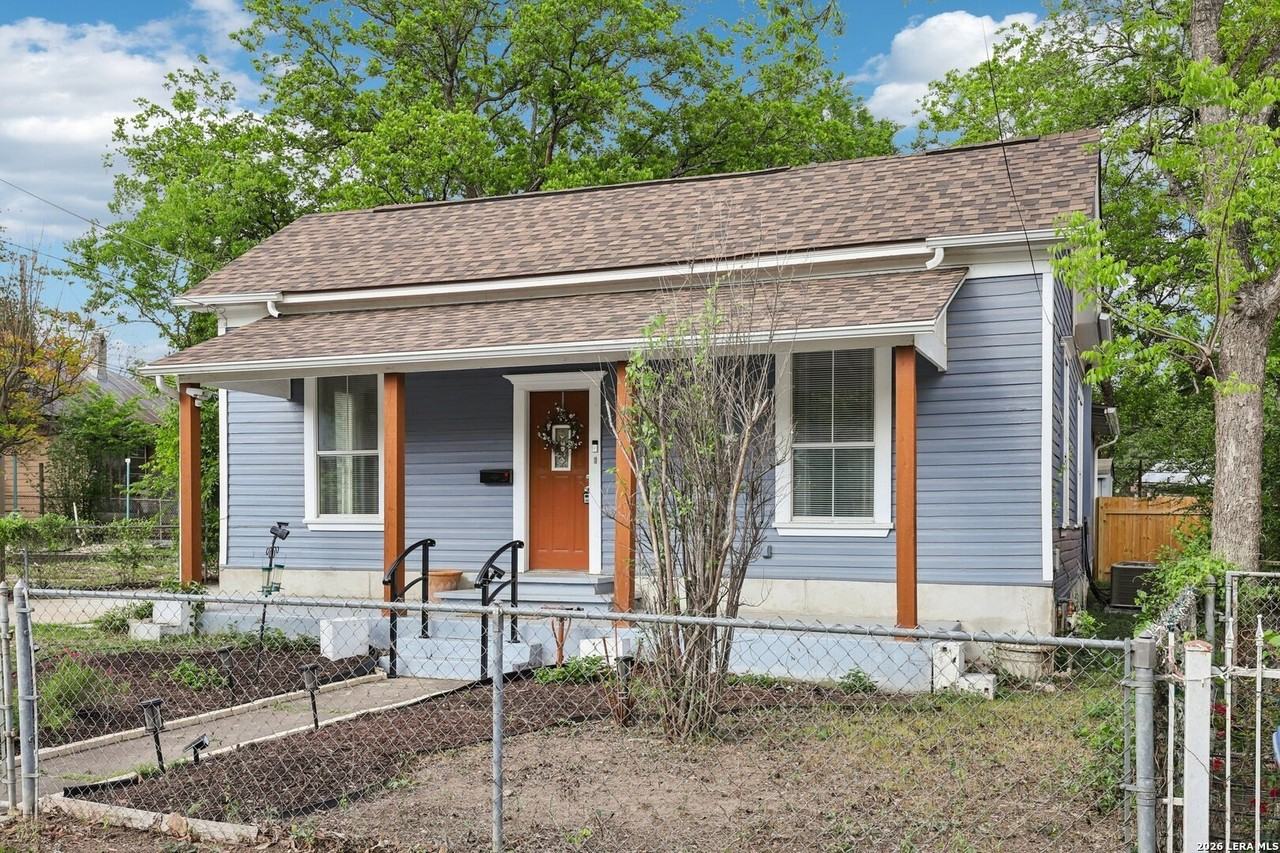 125 Stace - Photo 2 of 42