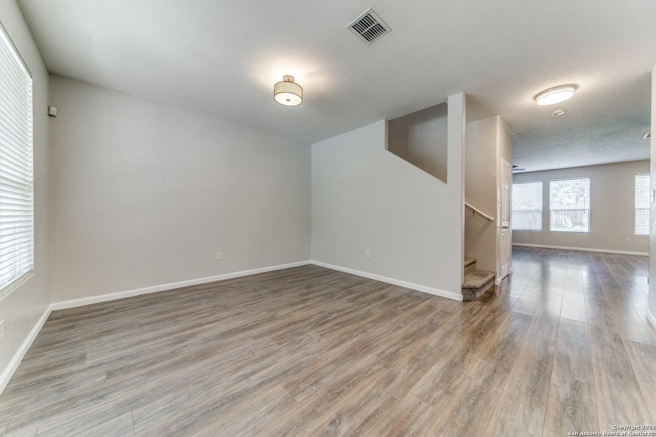 7659 Presidio Ledge - Photo 3 of 25