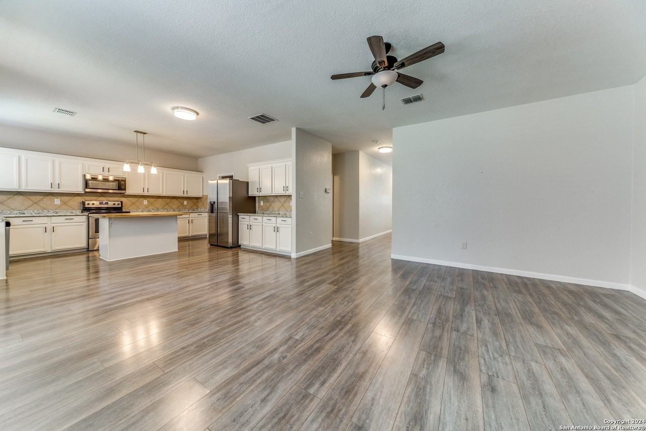 7659 Presidio Ledge - Photo 6 of 25