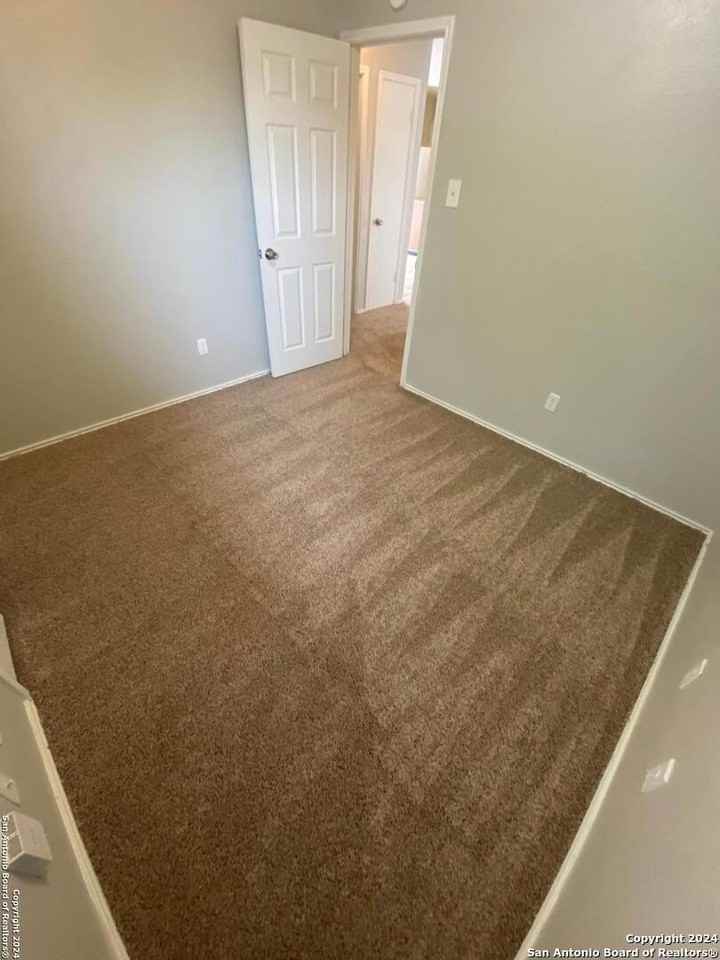 8904 Meadow Trace St - Photo 3 of 11