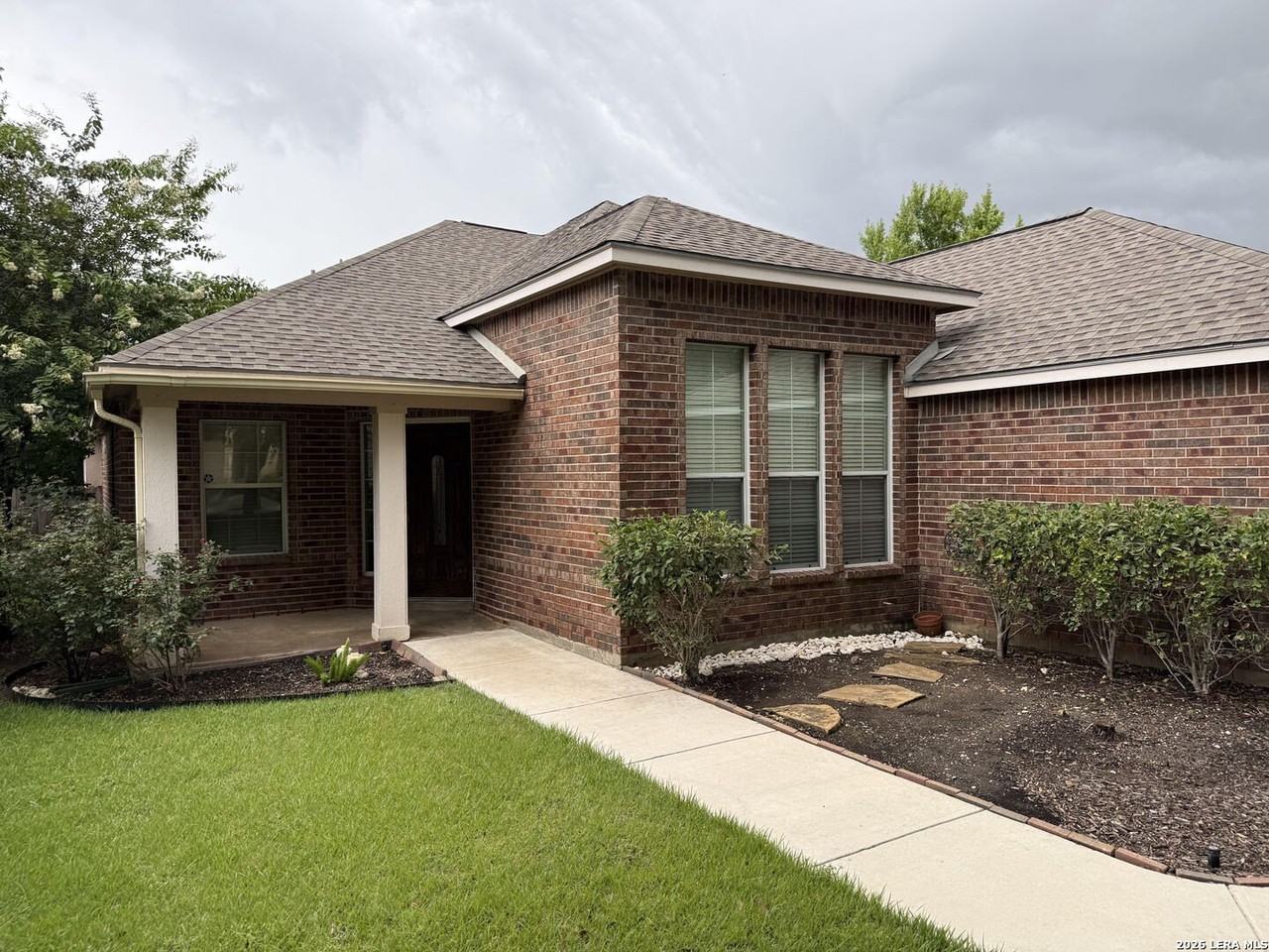 1222 Stetson Grn - Photo 2 of 16