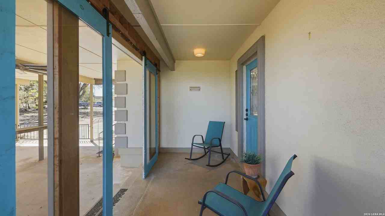 1268 Lakeside Dr W - Photo 6 of 16