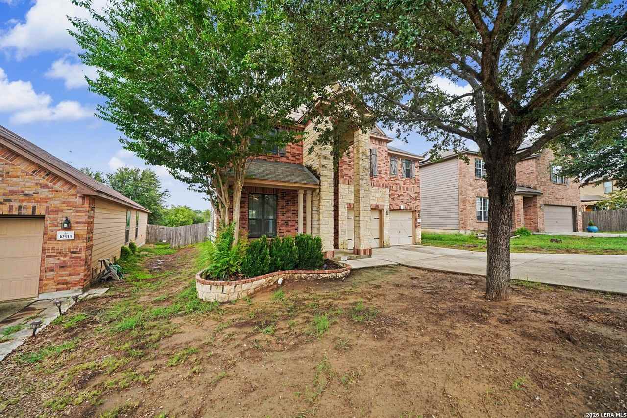 10917 Almond Crest Dr - Photo 4 of 48