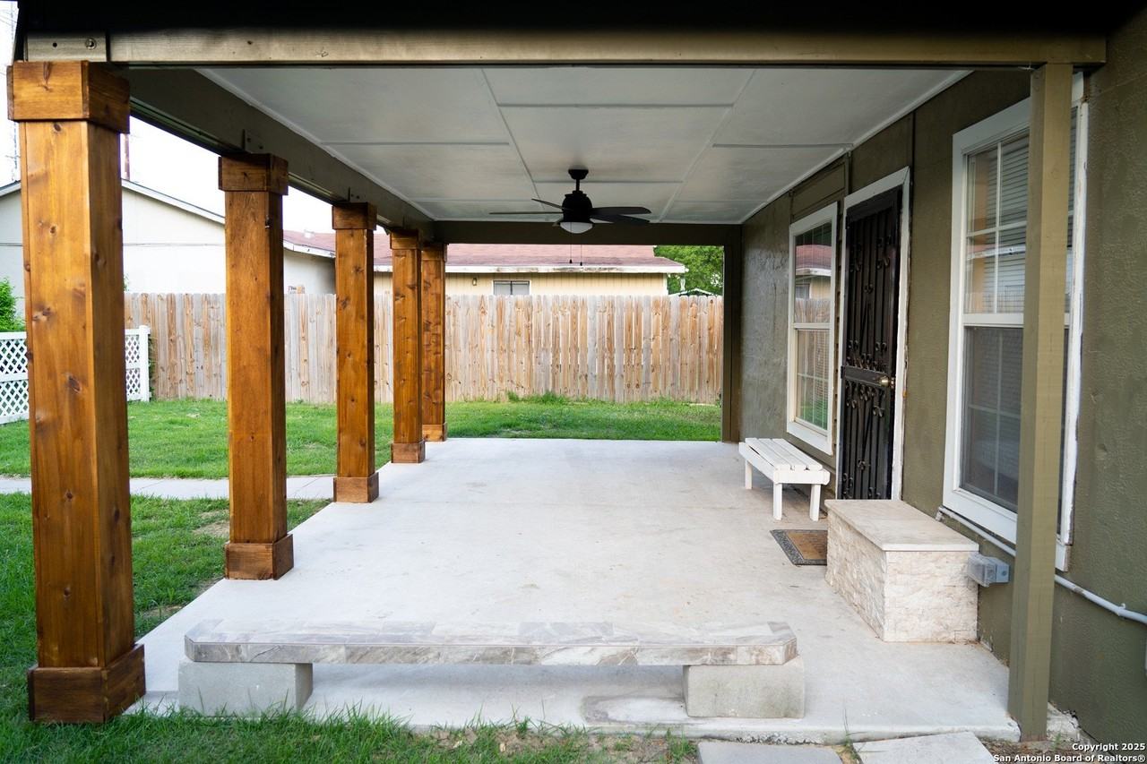 1412 Whitman Ave #2 - Photo 3 of 18