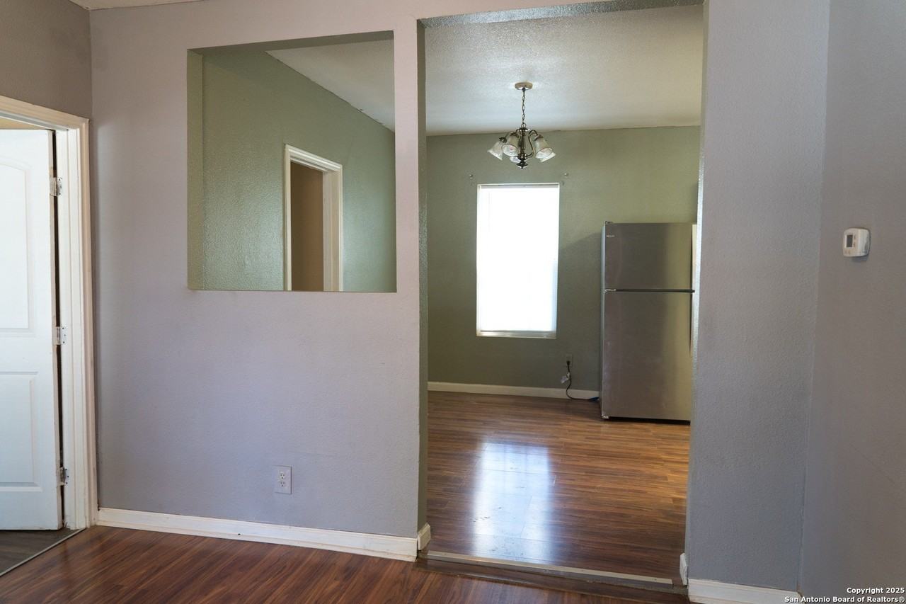 1412 Whitman Ave #2 - Photo 5 of 18