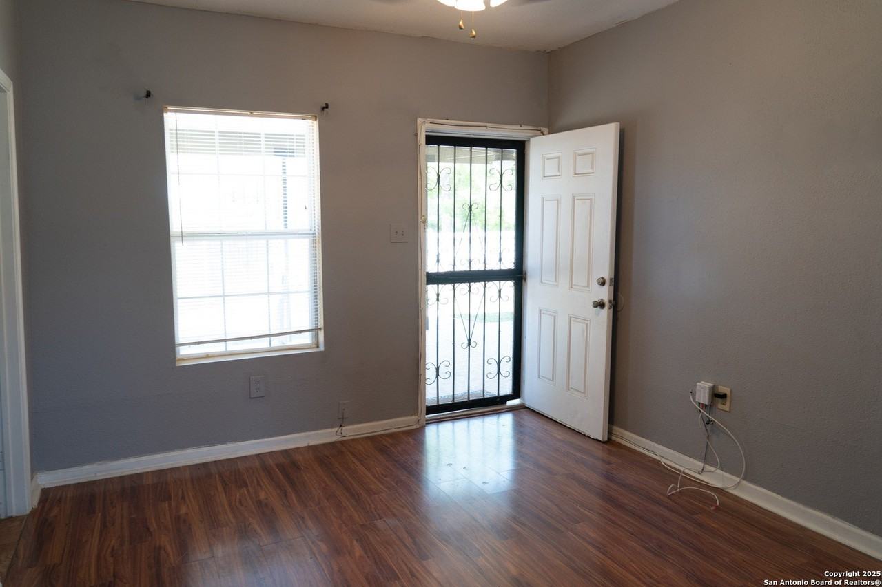 1412 Whitman Ave #2 - Photo 7 of 18