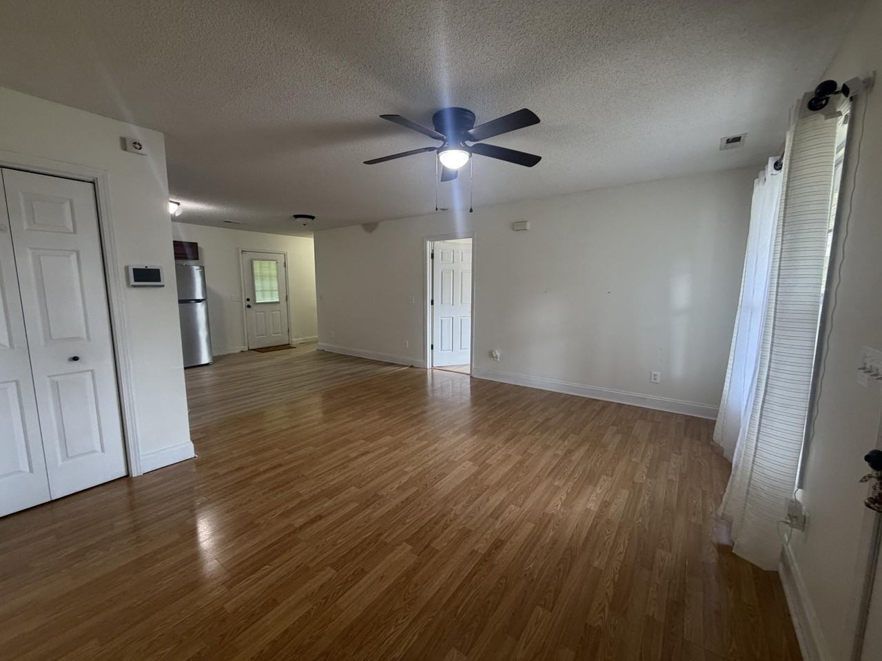 817 Church St - Photo 4 of 34