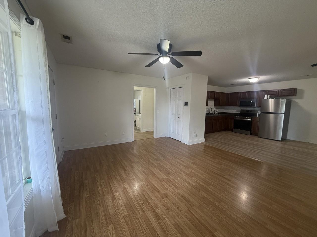 817 Church St - Photo 5 of 34