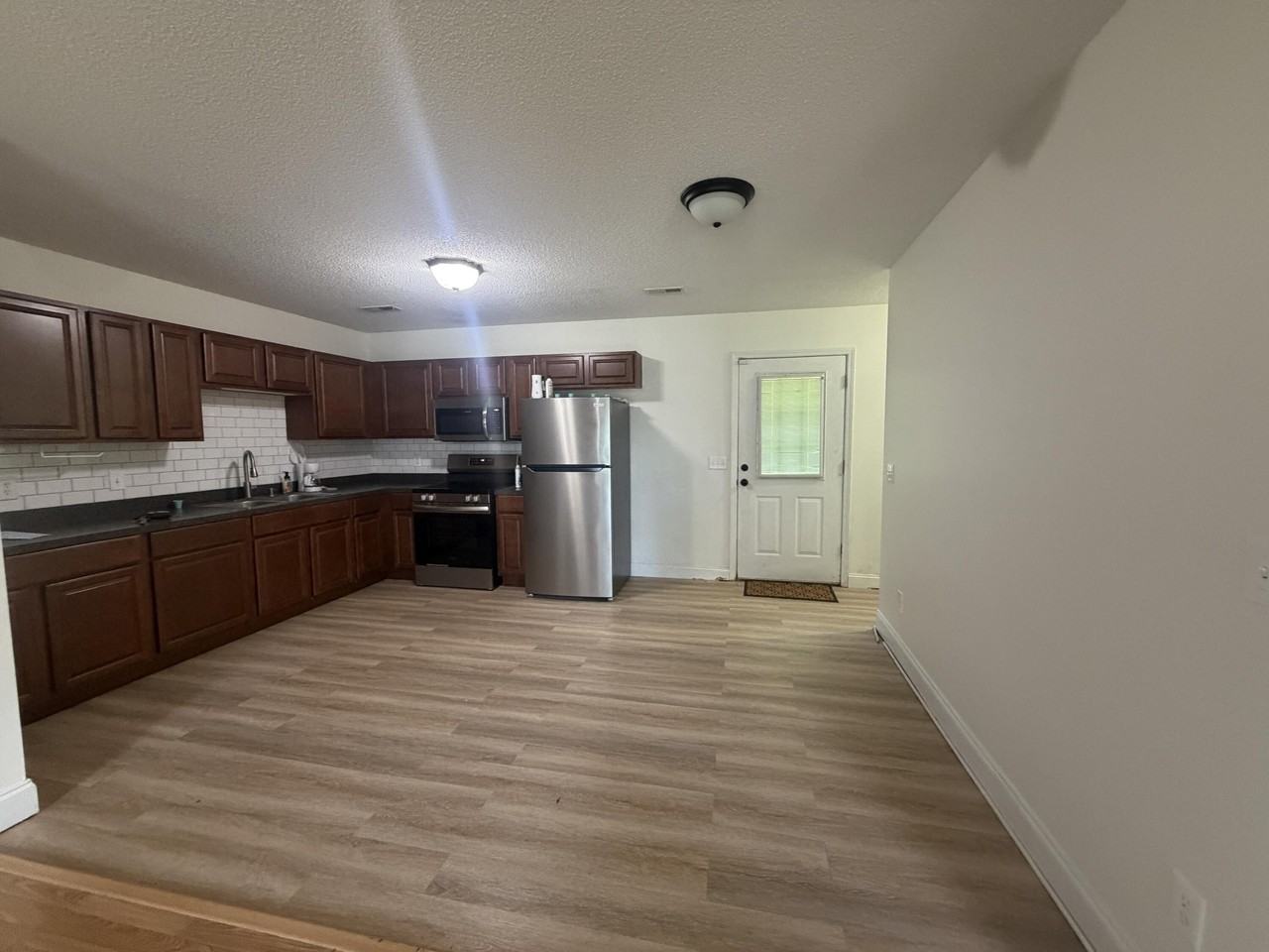 817 Church St - Photo 7 of 34