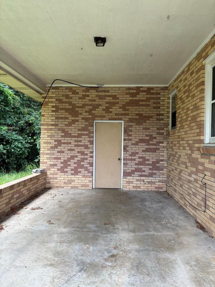 2426 Peach Orchard Rd - Photo 3 of 32