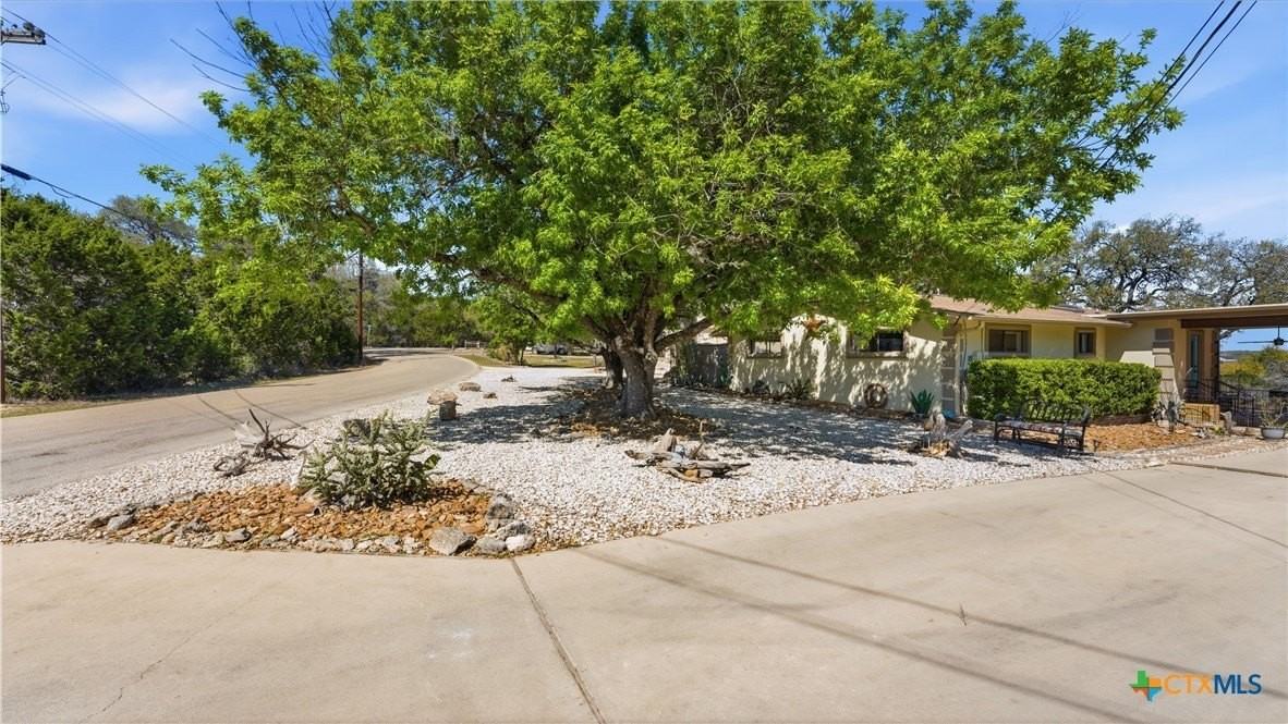 1268 Lakeside Dr W - Photo 2 of 13