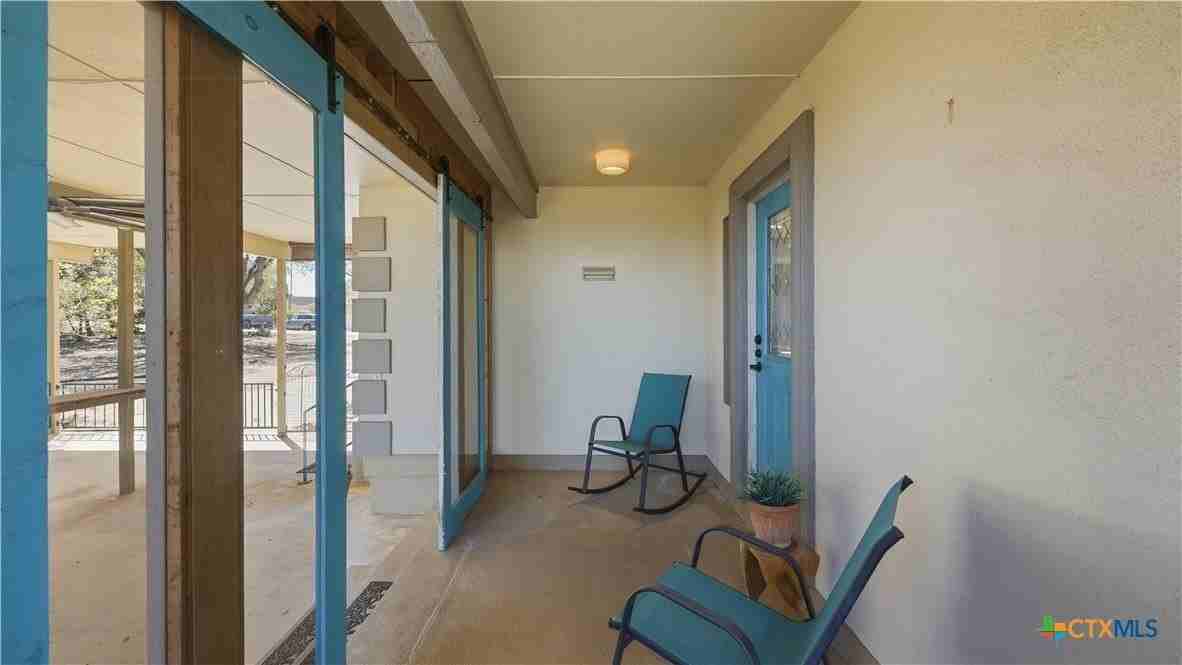 1268 Lakeside Dr W - Photo 5 of 13
