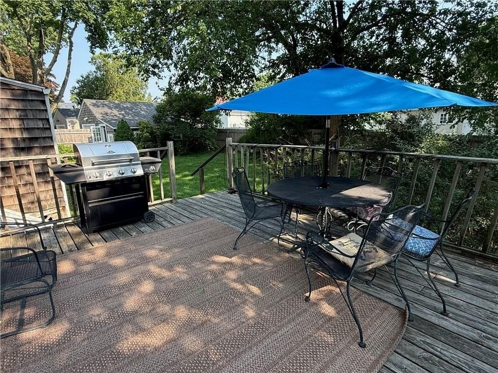 124 Beach Rd - Photo 2 of 22