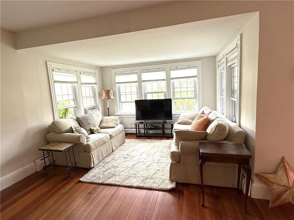 124 Beach Rd - Photo 4 of 22