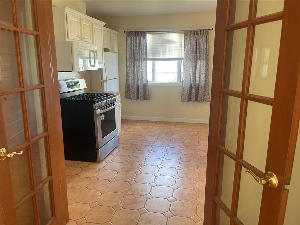 22 Sheffield Ave #1stFL - Photo 6 of 14