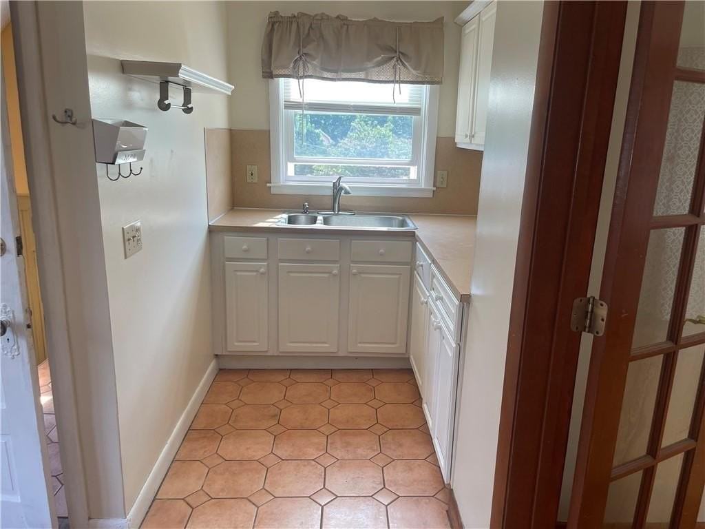 22 Sheffield Ave #1stFL - Photo 7 of 14