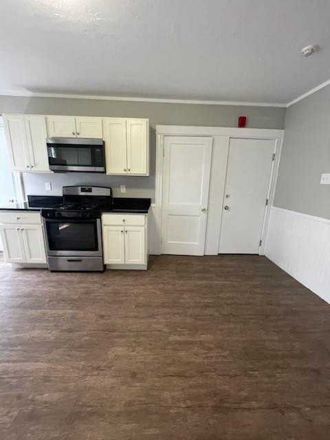 706 Front St #1F - Photo 4 of 9