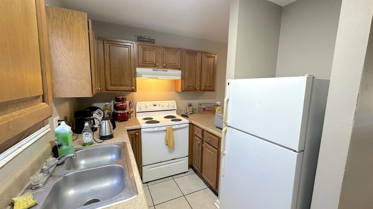 448 Belmont Rd #2 - Photo 7 of 17
