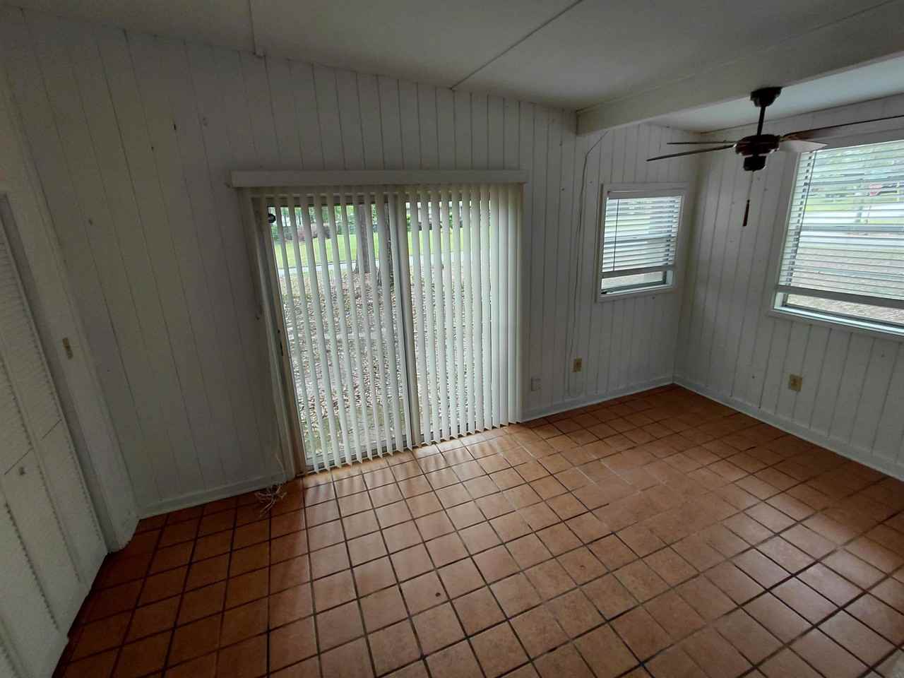 2412 Almond Dr - Photo 4 of 24