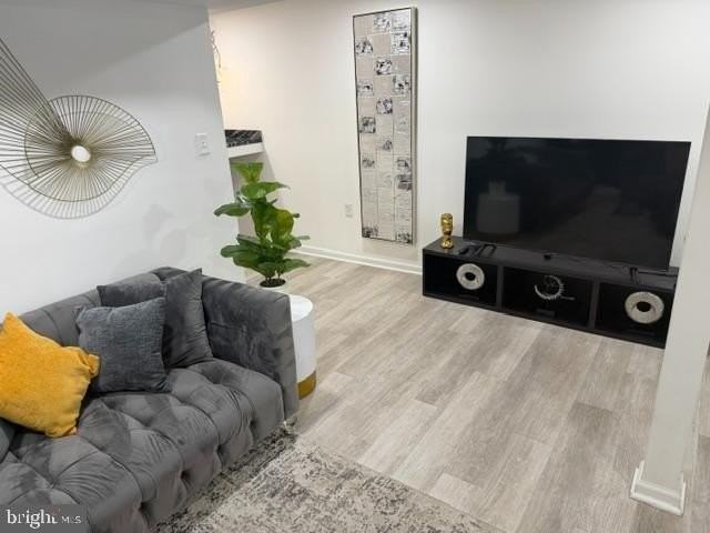 1413 Shepherd St Nw - Photo 3 of 19