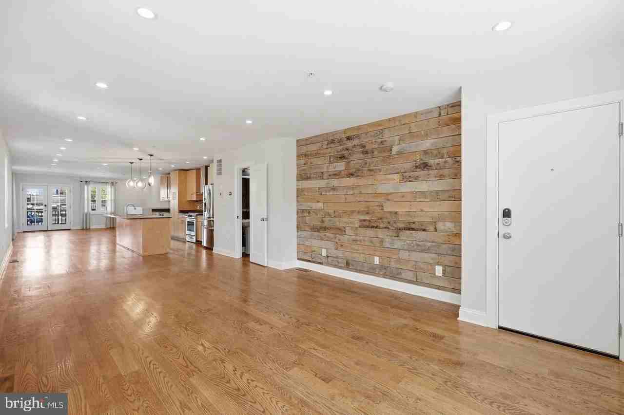 1820 Independence Ave Se #1 - Photo 6 of 32