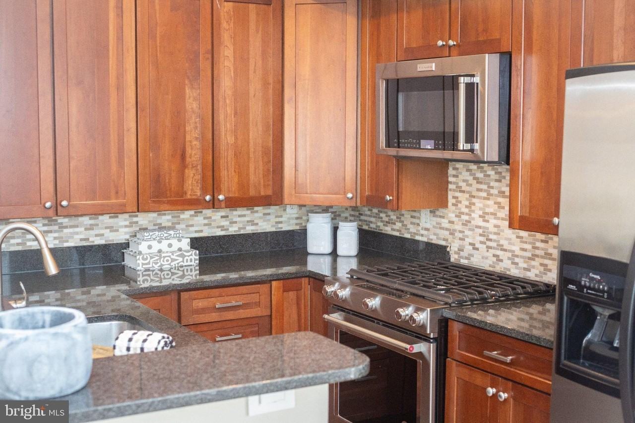 1417 Chapin St Nw #506 - Photo 4 of 50