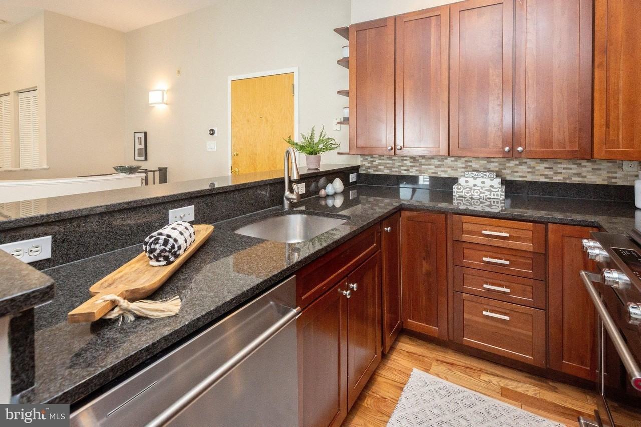 1417 Chapin St Nw #506 - Photo 7 of 50